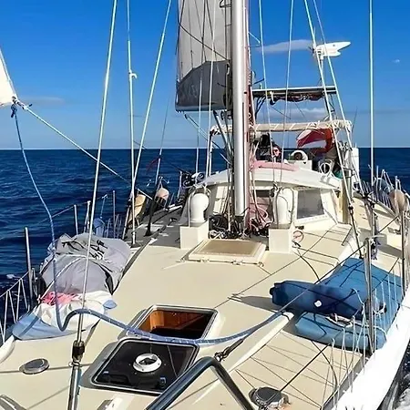 Boat 6 Person Ботель Мармарис